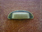 antique brass half round shell bin pull (sm)