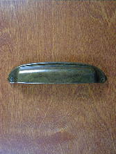 old brass antique curved top decorative finger bin pull (xlg) ch620003