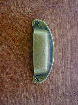 ch029709 antique brass half round shell bin pull (sm)