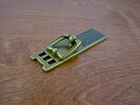 antique brass anviled backplate w/drop bail pull