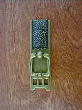 antique brass anviled backplate w/drop bail pull