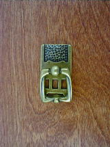 antique brass anviled backplate w/drop bail (sm)