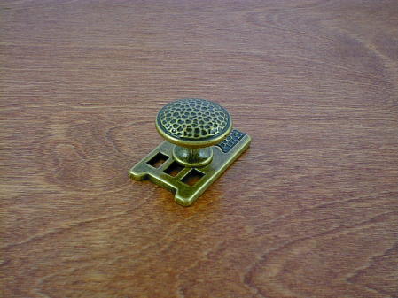 antique brass anviled backplate w/button knob (sm)