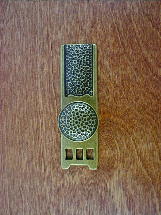 antique brass anviled backplate w/button knob