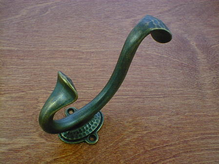 windover antique finish cast scroll hammered coat hook ch2175wa