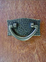 antique brass finish horizontal v bail pull