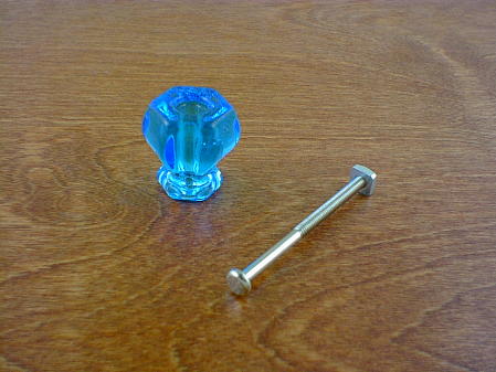 brilliant blue glass medium knob w/nickel bolt ch5182