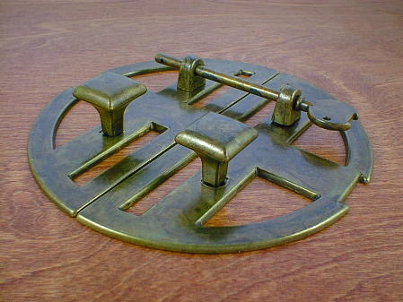 old brass twin bow style 6-1/2in round backplate ch152503